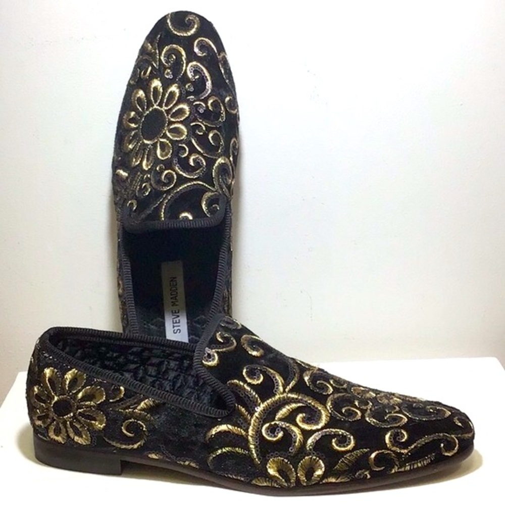 STEVE MADDEN EMBROIDERED VELVET SLIP ON